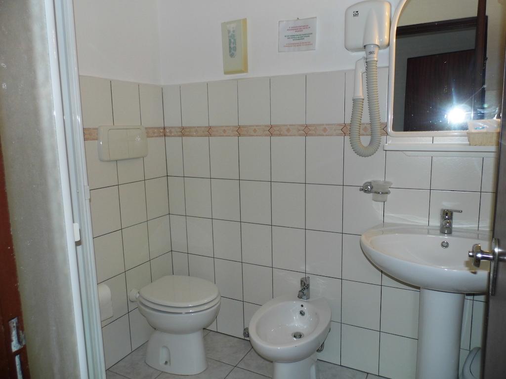 Lina Hotel Стинтино Стая снимка