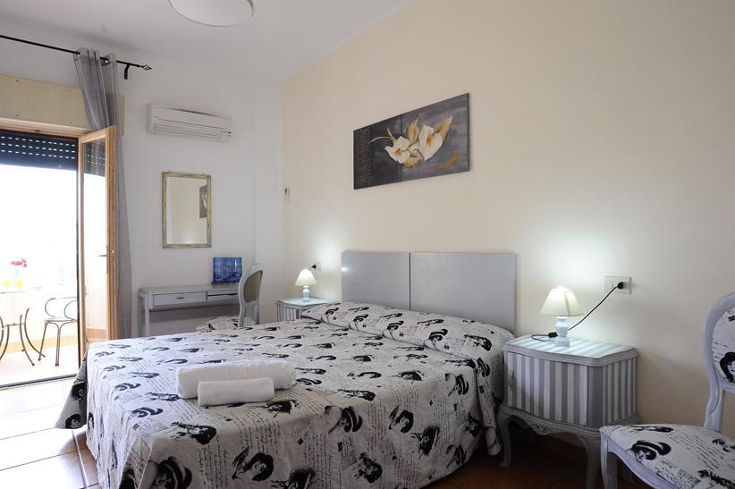 Lina Hotel Стинтино Екстериор снимка